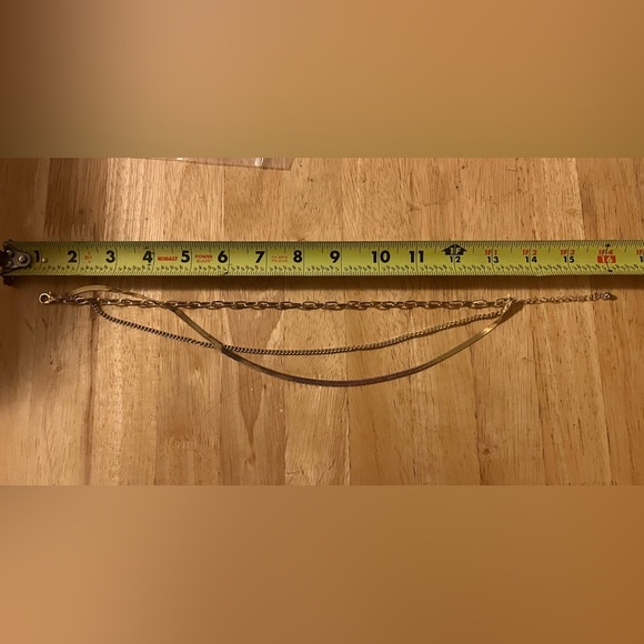 Layered Chain Necklace - Picture 4 of 4